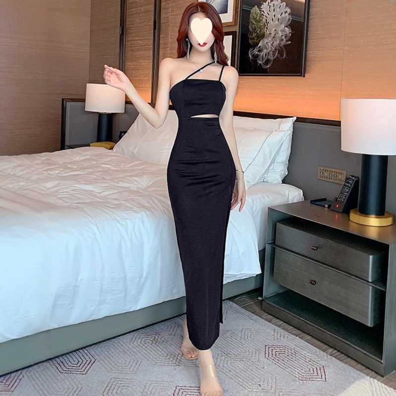 Off-the-Shoulder Strap Gown eprolo