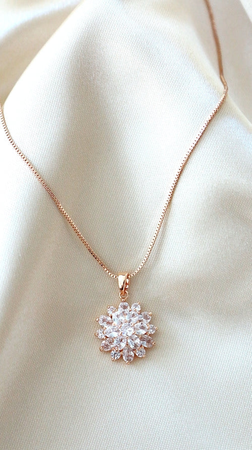 Diamond Sunflower Pendant Necklace 18 Karats Gold Plated MAEssence